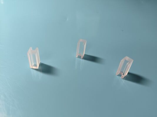 10x5x4mm Rectangular Groove Quartz Base Precision Milled Slot For Optical Component Positioning